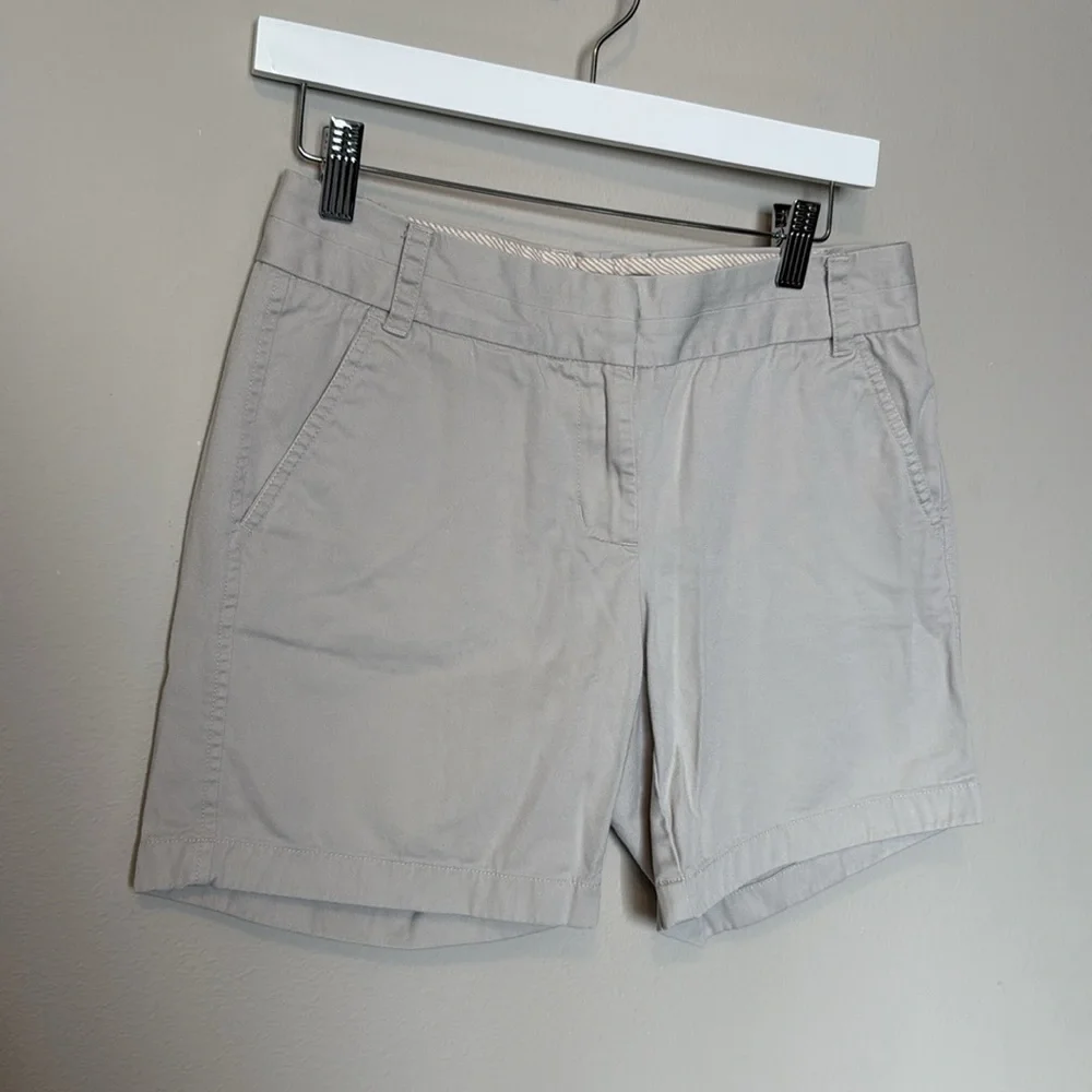 J.Crew Chino Tan Shorts Womens Size 2 100% Cotton Preppy Professional Classic - Picture 2 of 11
